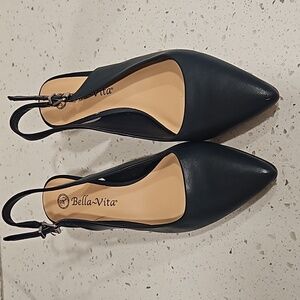 Bella Vita Scarlett Navy Leather Heels Slingback Pumps Size 6M